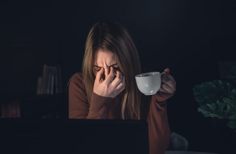 Un test de salivă ar putea detecta lipsa acută de somn / Metoda ar putea fi folosită inclusiv în anchete rutiere