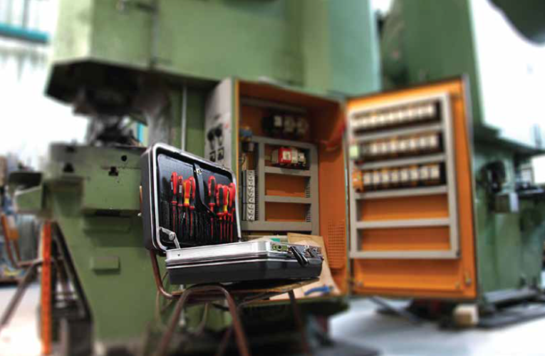 Unior Tepid propune una dintre cele mai variate game de soluții pentru transportul și organizarea sculelor: textile, polipropilenă, ABS, piele și tablă metalică
