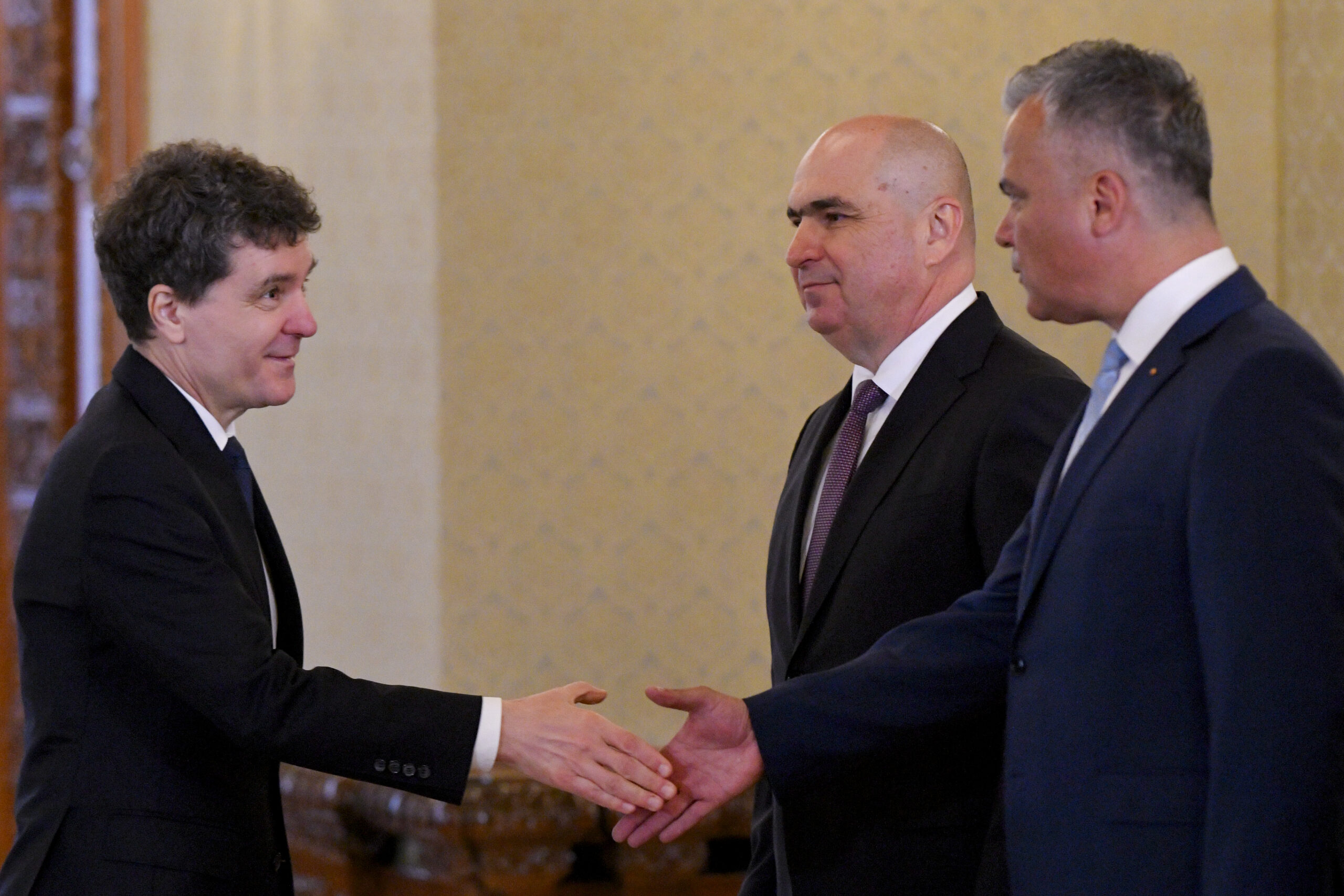 „Vă răspund mâine”. Nicușor Dan a revenit cu explicația pentru alegerea lui Veștea: „Am avut niște surprize”