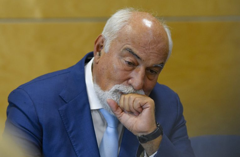 Varujan Vosganian: Membrii PNL proveniți din ALDE nu vor participa la Congresul Extraordinar al PNL. Bolojan a procedat ca Lenin