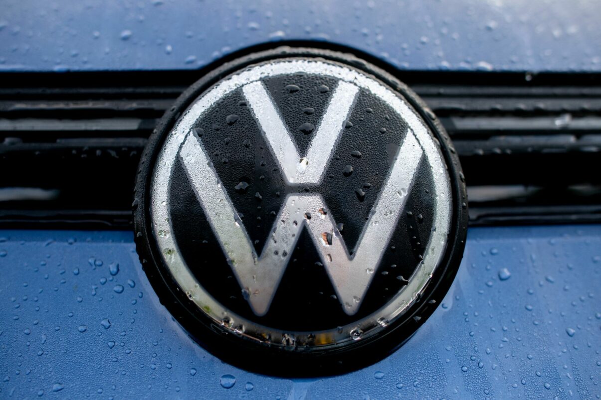 Volkswagen pregătește un nou val de concedieri: 100.000 de posturi vizate