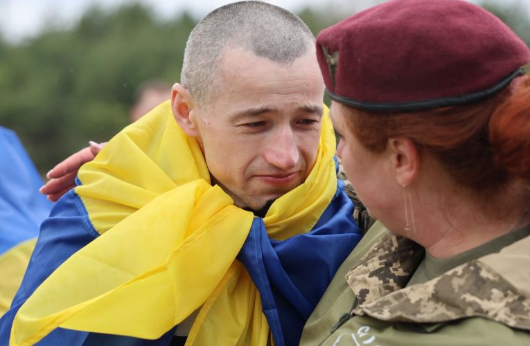 Volodimir Zelenski anunță un nou schimb de prizonieri: 185 de soldați ucraineni și un civil s-au întors acasă
