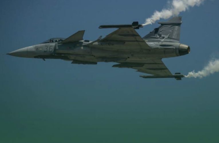 Alertă la granița României: avioane NATO au interceptat un avion de linie chinez