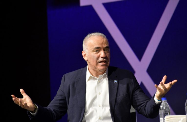 Avertismentul lui Garry Kasparov: „Așteptați-vă la o escaladare, nu la negocieri” din partea lui Putin