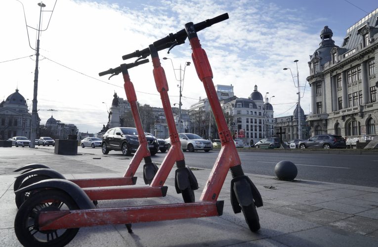 Bărbat de 45 de ani, găsit mort lângă o trotinetă electrică pe pista de biciclete din Năvodari