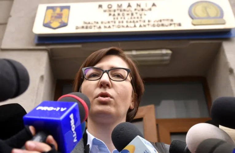 Documente oficiale dezvăluie cum s-au aprobat achizițiile de vaccinuri anti-COVID. Voiculescu: „Premierul lua decizia, ministrul Sănătății era exclus”