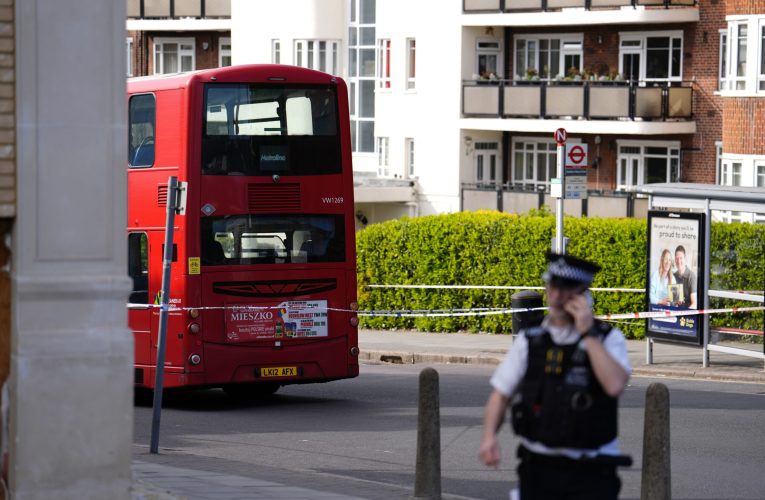 Doi români sunt condamnați la închisoare pentru înjunghierea unui jurnalist la Londra
