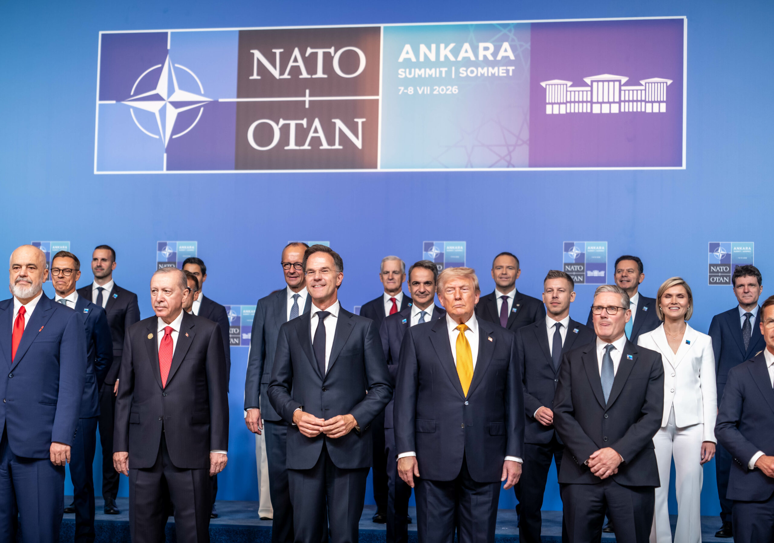 Erdogan le-a oferit liderilor NATO revolvere personalizate