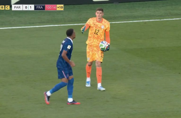 Gestul lui Mbappé față de portarul Paraguayului, după calificarea Franței: „Știm și noi să jucăm murdar”