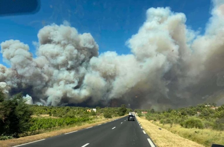 Incendiu puternic în sudul Franței: peste 400 de hectare mistuite de flăcări