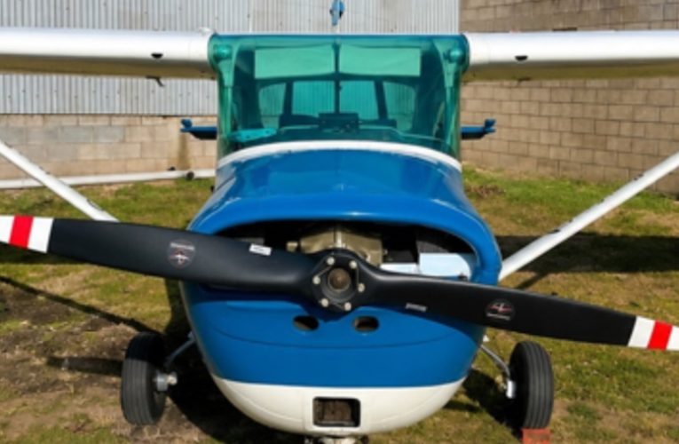 Instructor de zbor din Argentina s-a aruncat din avion în timpul unui zbor de antrenament. Eleva sa a reușit să aterizeze singură aeronava