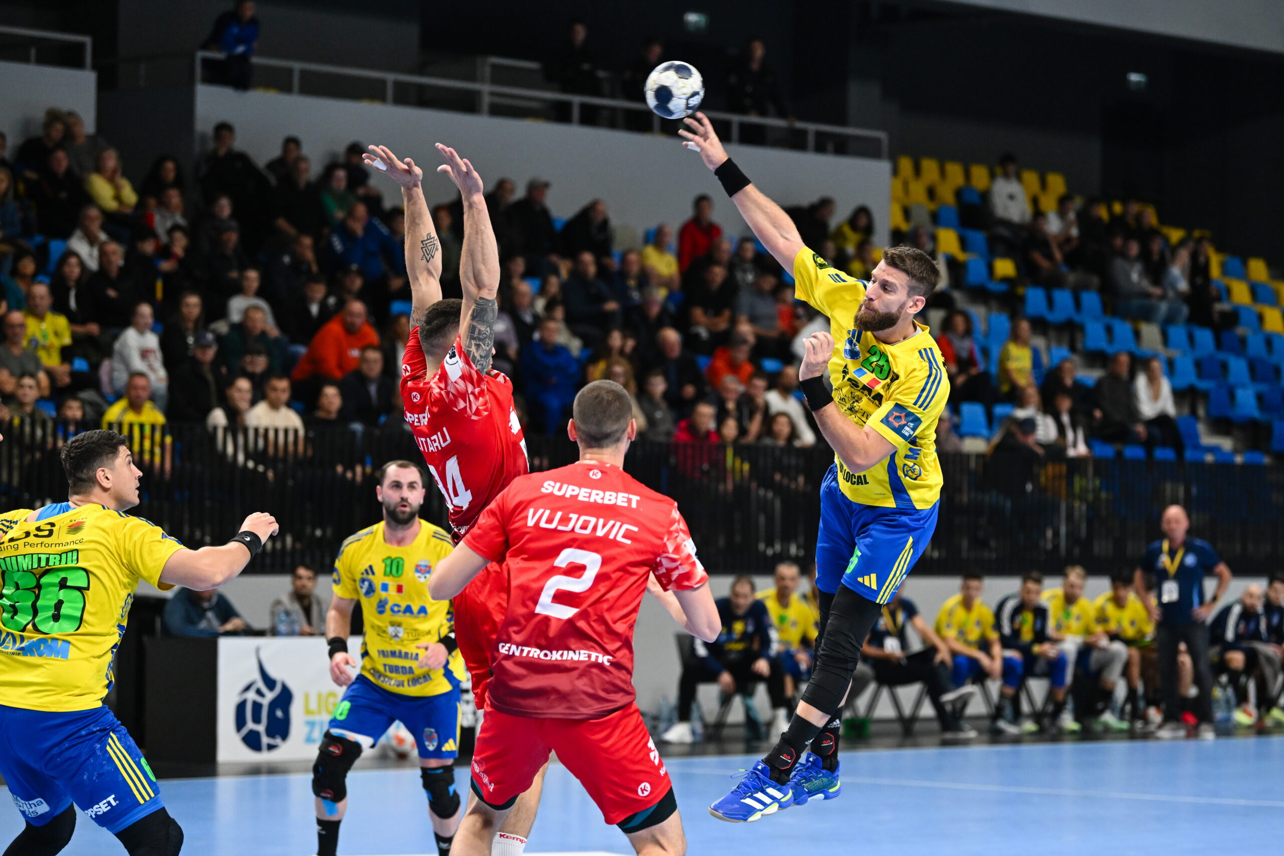 Interul sârb Ivan Mošić revine la HC Buzău, vicecampioana României la handbal masculin
