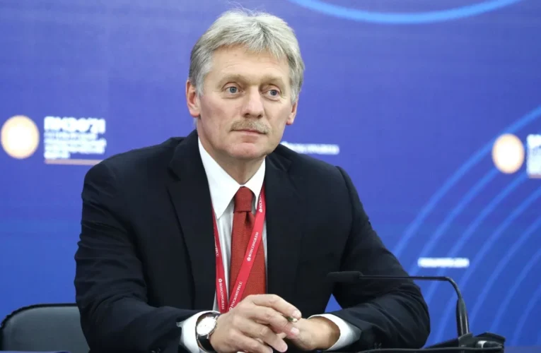 Kremlinul: Zelenski poate veni la Moscova când va fi pregătit să ia „decizii responsabile”