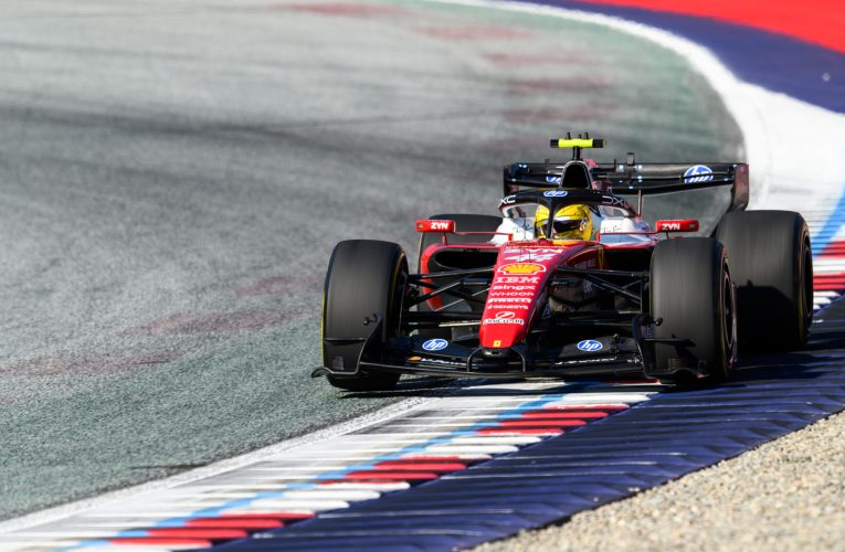 Lewis Hamilton obține pole position-ul pentru cursa Sprint de la Silverstone din Formula 1. Pilotul Ferrari îl întrece pentru 11 miimi pe liderul clasamentului general