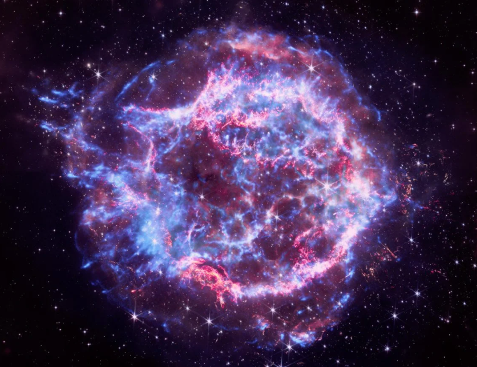 NASA celebrează 250 de ani de la nașterea Statelor Unite cu imagini cosmice în culorile drapelului