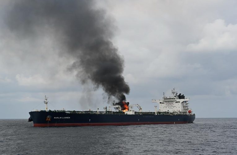 O navă comercială a fost atacată în Marea Roșie. Armata britanică monitorizează situația