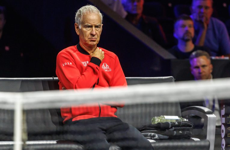 O rachetă de tenis distrusă de John McEnroe, scoasă la licitație. Câți bani vor plăti colecționarii