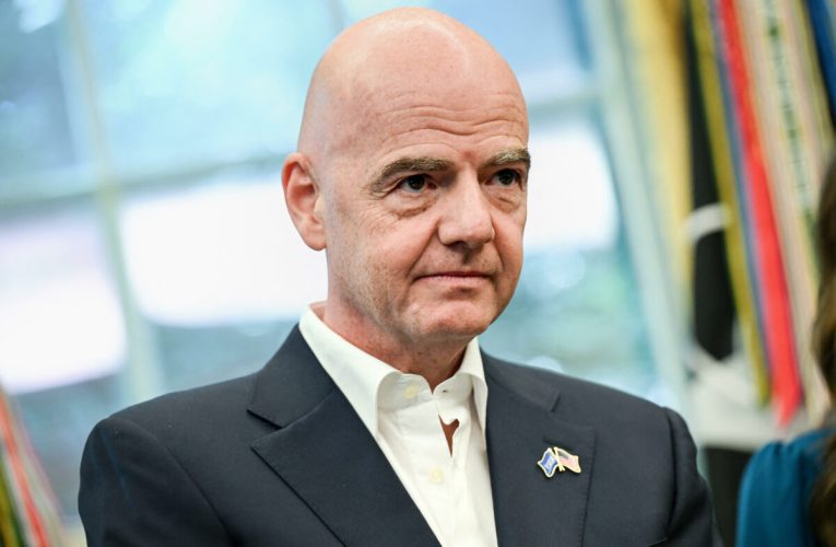 Parlamentul European cere o anchetă asupra șefului FIFA, în scandalul intervenției lui Trump pentru anularea cartonașului roșu dat lui Balogun