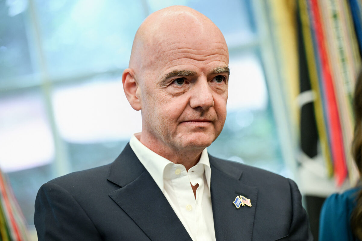 Parlamentul European cere o anchetă asupra șefului FIFA, în scandalul intervenției lui Trump pentru anularea cartonașului roșu dat lui Balogun