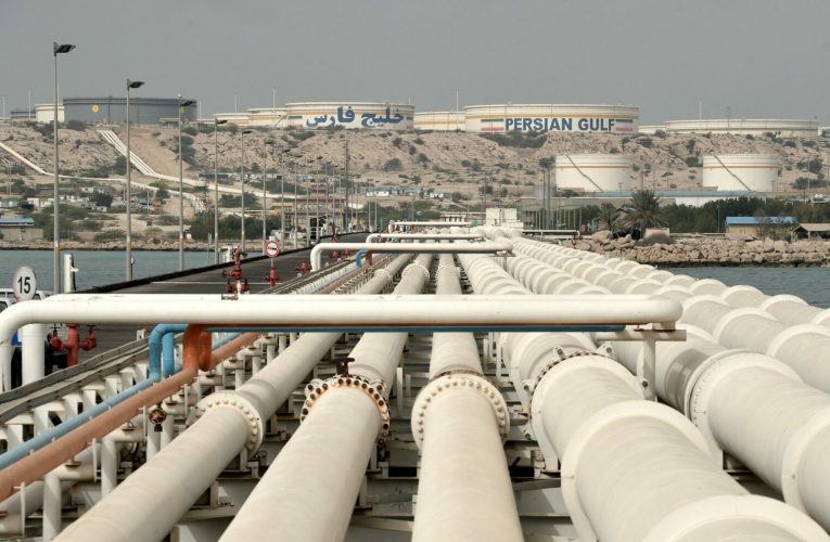 Prețul petrolului crește în contextul temerilor privind escaladarea Ormuz, după atacurile americane