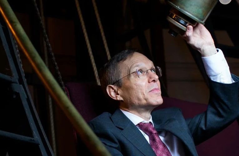 Profesorul de la Harvard care susține că extratereștrii ne-au vizitat va conduce noul consiliu OZN al lui Trump