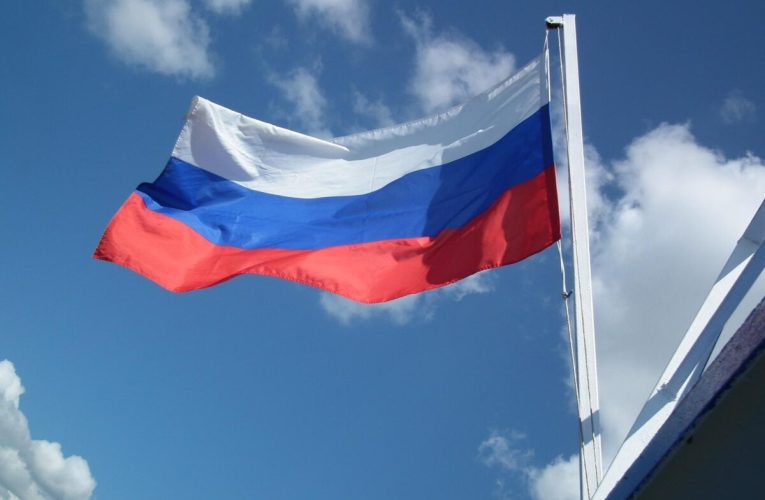 Rusia își adaptează apărarea împotriva atacurilor cu drone ucrainene prin bruiaj Starlink și camuflarea transporturilor militare