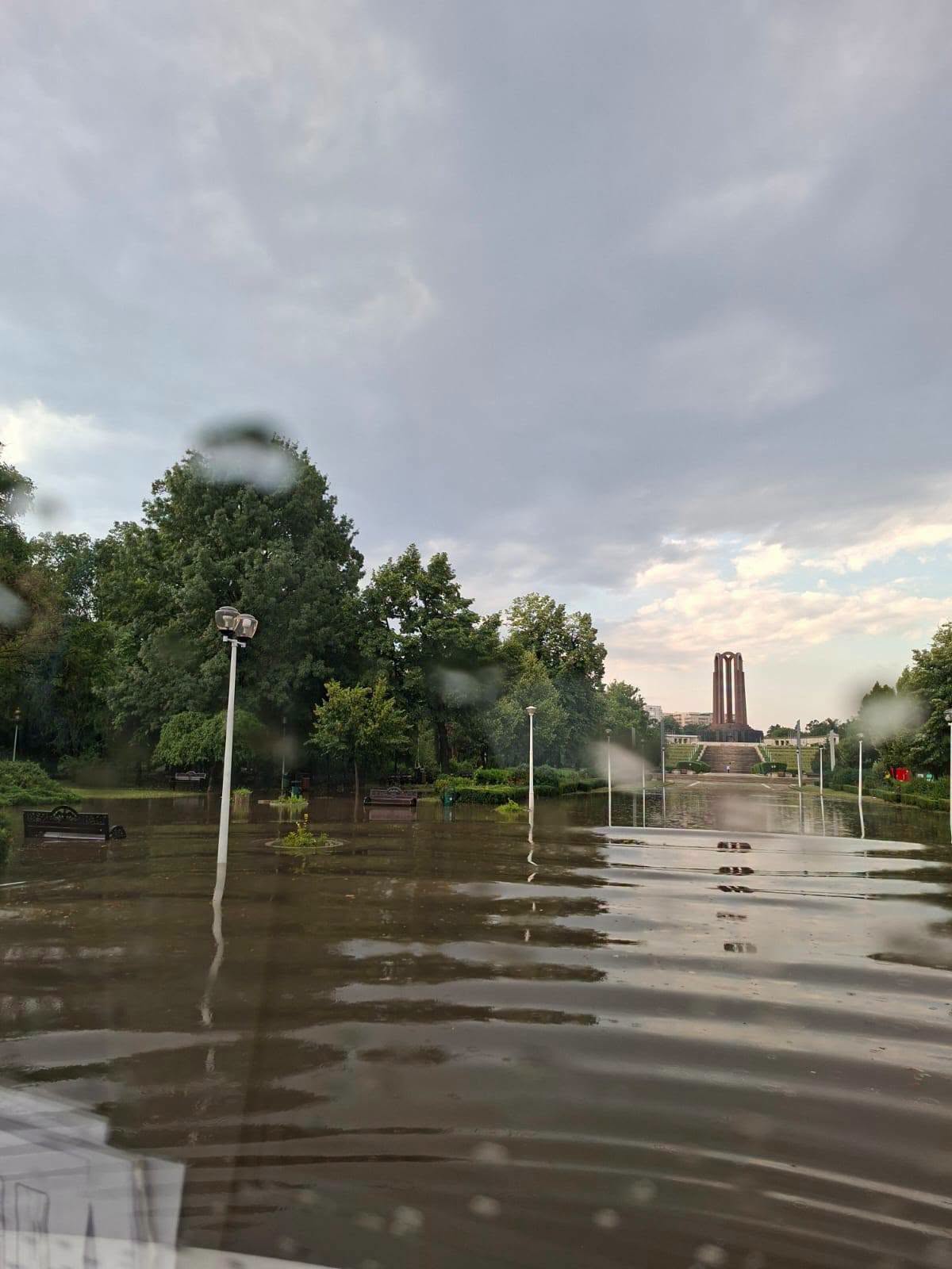 Soluțiile lui Ciucu pentru prevenirea inundațiilor în București: bazine de retenție sub două parcuri