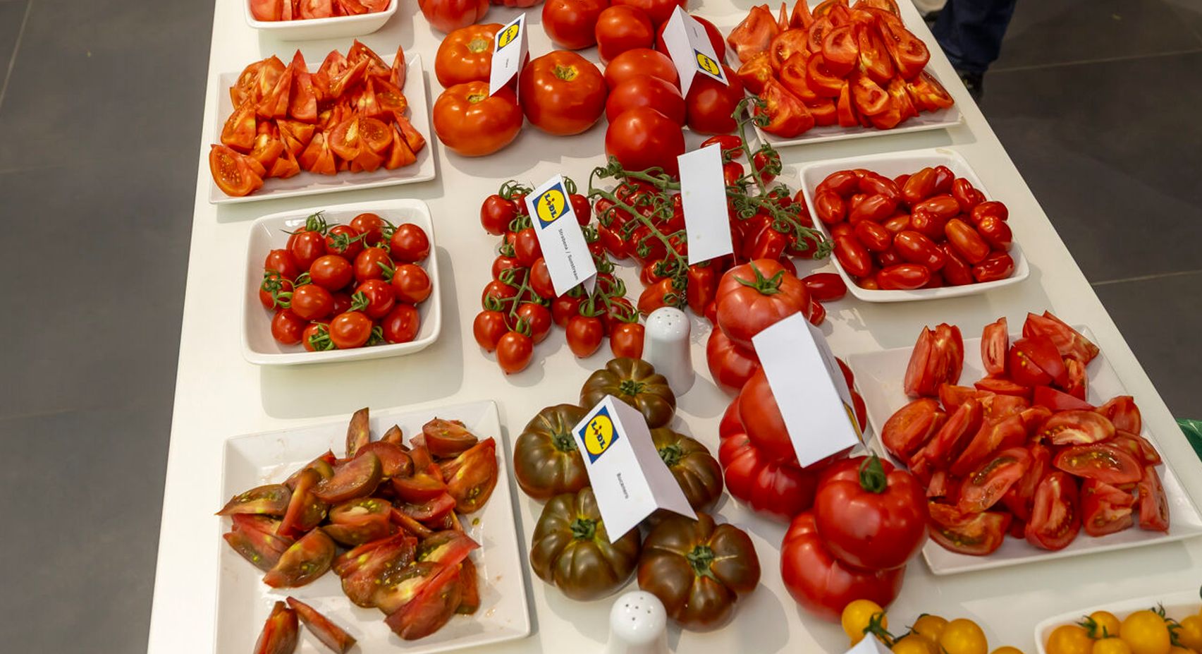 Strategia din spatele rafturilor: cum colaborează Lidl cu producătorii locali pentru a aduce legume românești în magazinele sale