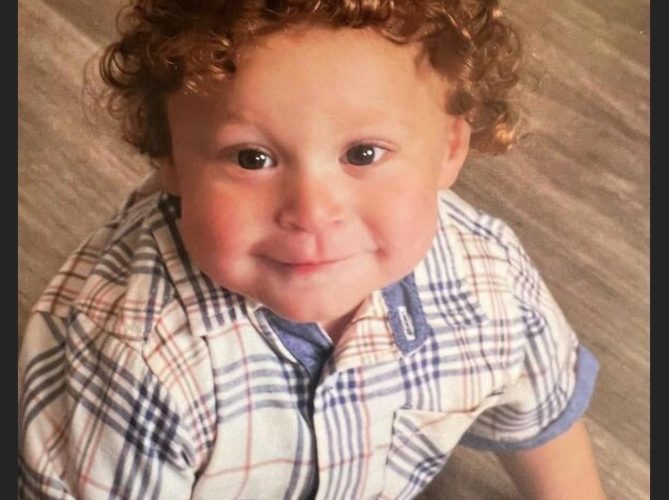 SUA: Copil de 18 luni, declarat mort după ce a fost scos dintr-o piscină, găsit în viață cinci ore mai târziu, la morgă