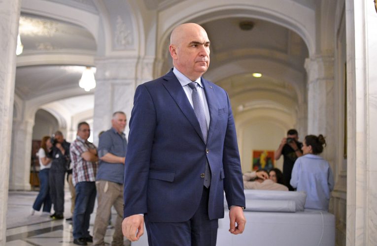 Tribunalul București suspendă, cu titlu executoriu, noua conducere a PNL apropiată de Ilie Bolojan, noul statut, excluderile și restul deciziilor / PNL: Vom apăra în instanță votul Congresului