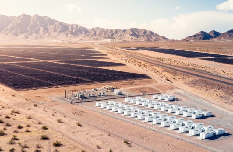 Elon Musk își alimentează supercomputerul AI cu baterii Tesla. Miza uriașă din spatele proiectului