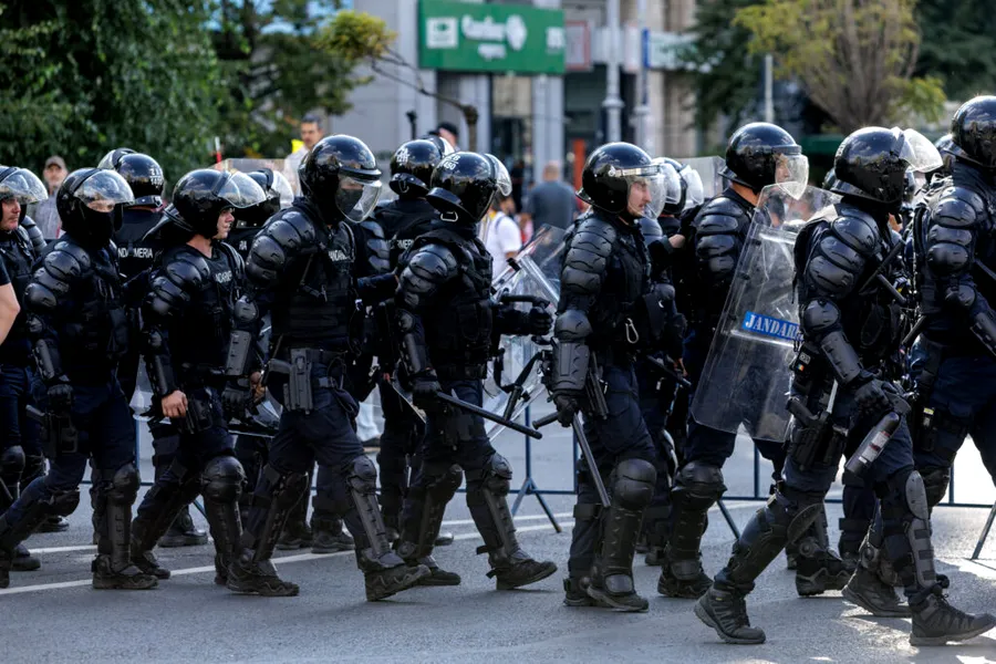 Cătălin Predoiu: Piața Victoriei și bulevardele din jur au fost redate circulației, iar ordinea publică a fost restabilită