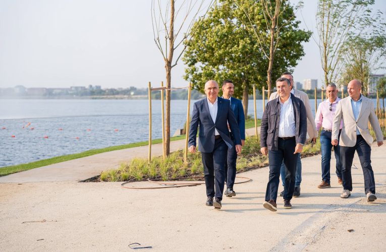 Ilie Bolojan, vizită „de evaluare” la Insula Lacul Morii. Proiectul din Sectorul 6 va fi inaugurat săptămâna viitoare