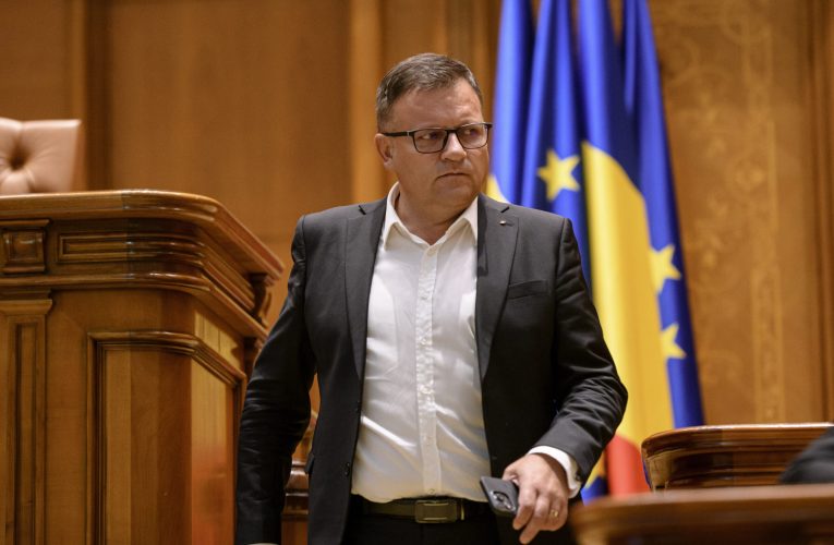 Marius Budăi acuză PNL și USR că se luptă pentru funcții: Boicot la tribună, prezență la bani