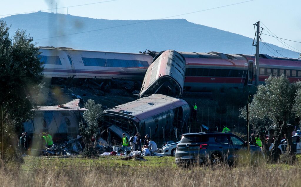 âMamÄ, nu putem face nimic, mor oameni!â MÄrturia teribilÄ a unui tÃ¢nÄr prins Ã®n accidentul feroviar din Spania