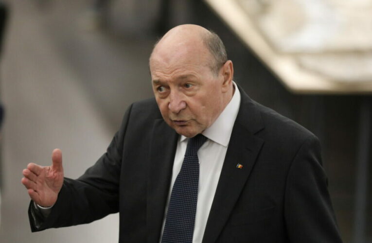 BÄsescu Ã®l criticÄ pe Bolojan Ã®n privinÈa creÈterii taxelor: N-a fÄcut ce trebuia. Nu a reuÈit decÃ¢t sÄ frÃ¢neze economia