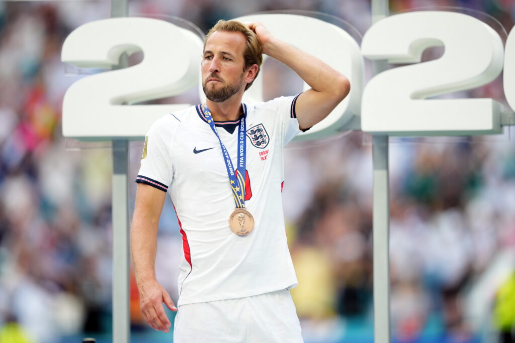 Balonul de Aur 2026. Harry Kane, marele cÃ¢ÈtigÄtor al galei de la Londra. PSG, clubul anului. Spania dominÄ premiile: Alexia Putellas cÃ¢ÈtigÄ Balonul de Aur feminin. Luis de la Fuente, cel mai bun antrenor din lume