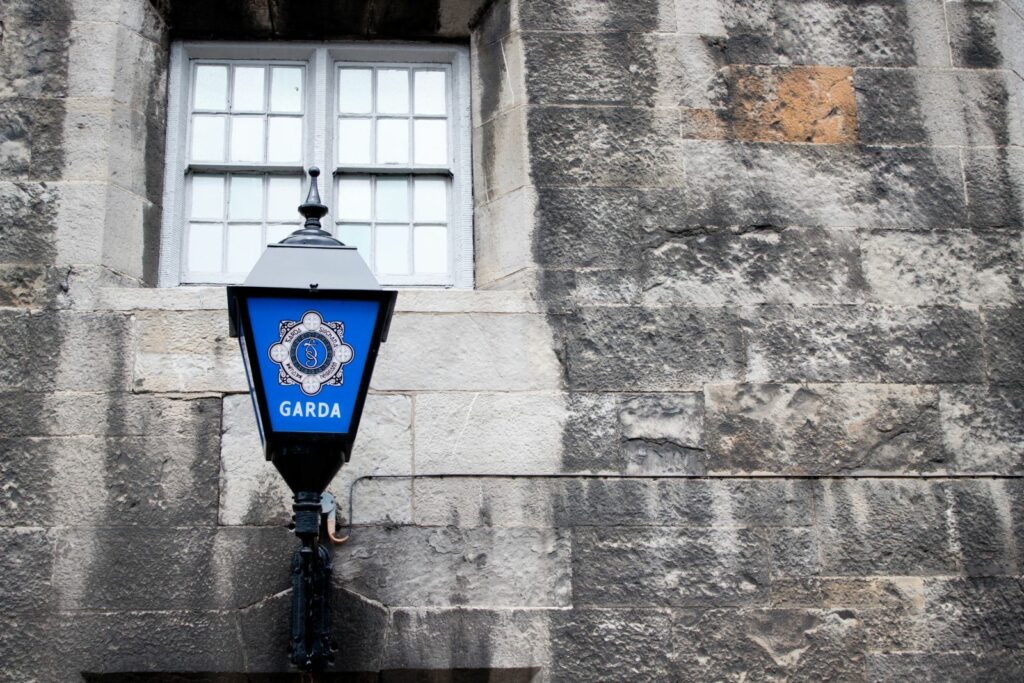 Cazul unei romÃ¢nce gÄsite moarte Ã®n Dublin zguduie comunitatea localÄ. PoliÈia face apel la martori
