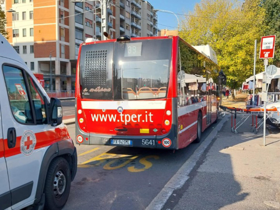 Copil nÄscut Ã®n autobuz Ã®n Italia / ÈoferiÈa Èi pasagerele au ajutat-o pe mamÄ sÄ nascÄ