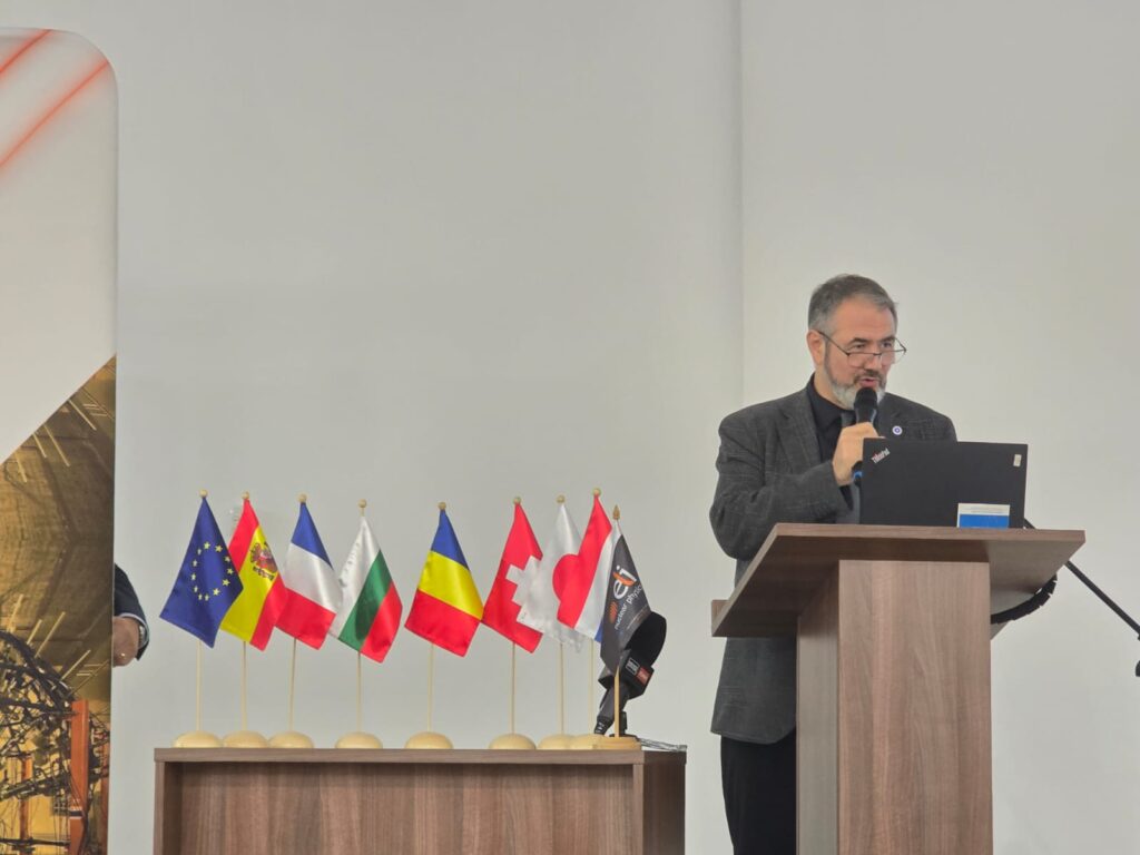 DiplomaÈia ÈtiinÈificÄ aduce la aceeaÈi masÄ cercetÄtori Èi diplomaÈi din mai multe ÈÄri. Ambasada Spaniei, prezentÄ la evenimentul de la MÄgurele