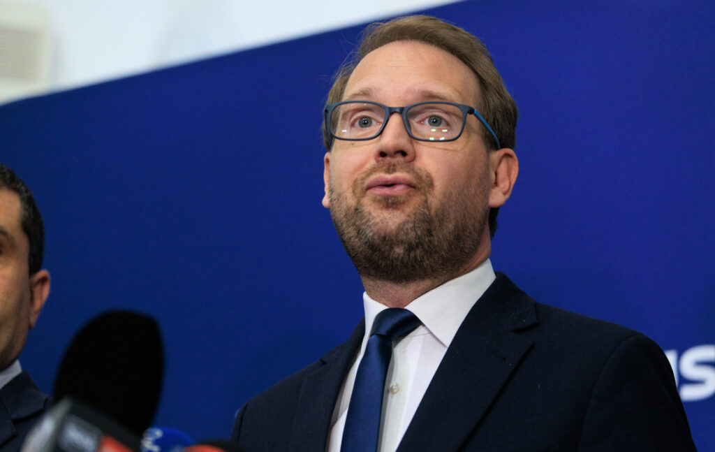 Dominic Fritz, acuzaÈii la adresa social-democraÈilor: âPSD se preface cÄ ar cÄuta gaura Ã®n buget. Dar ce cautÄ de fapt e o scuzÄâ