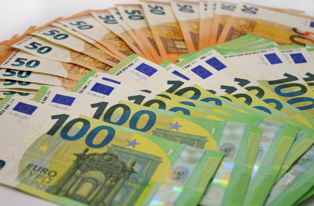 Èomajul din Germania creÈte uÈor Ã®n octombrie, dar rÄmÃ¢ne sub pragul de 3 milioane pentru a doua lunÄ consecutiv
