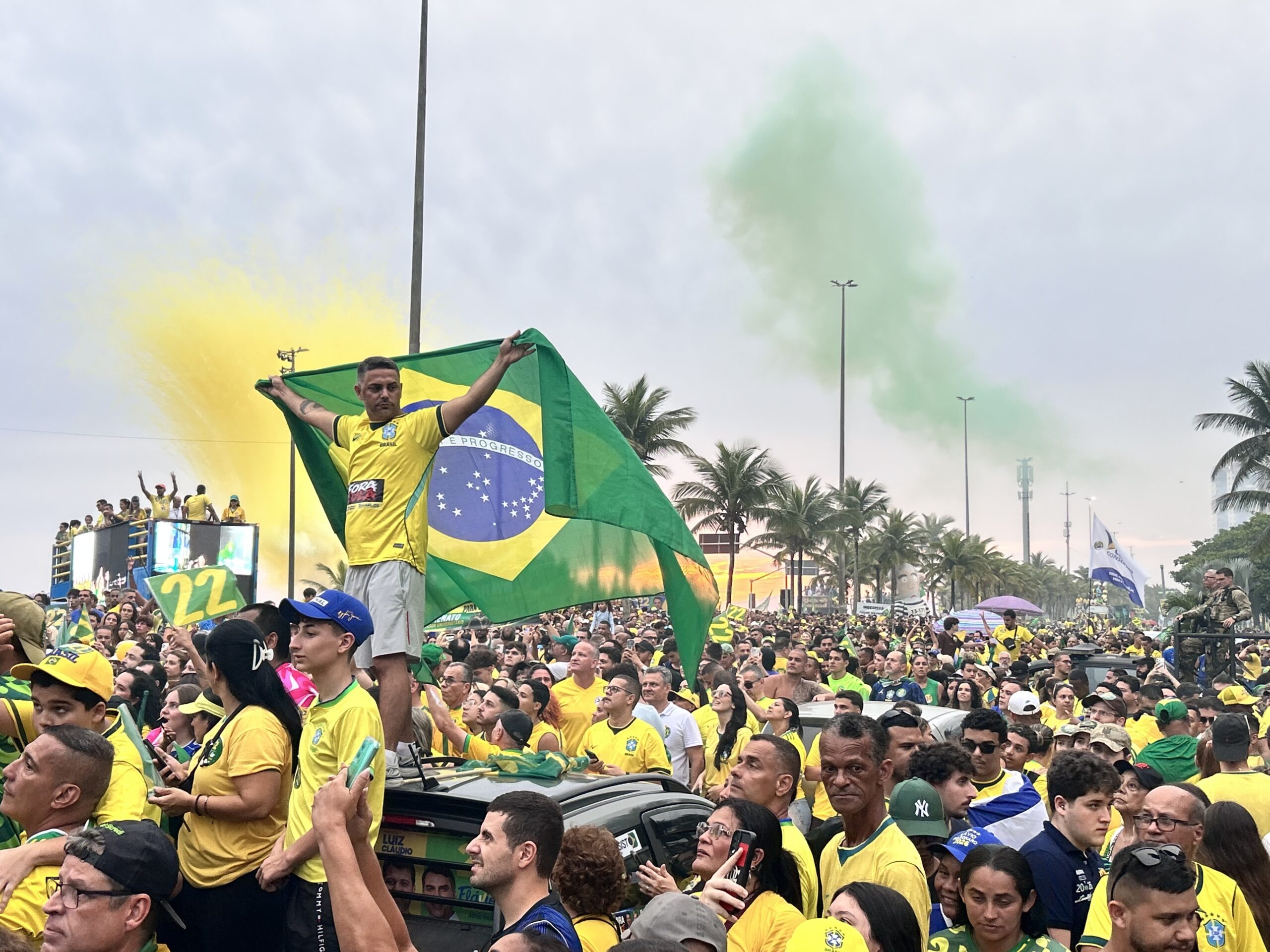 Fiul fostului preÈedinte Bolsonaro a fugit din Brazilia dupÄ ce a pierdut alegerile. SUA îi oferÄ vize, deÈi justiÈia îi ceruse sÄ predea paÈapoartele