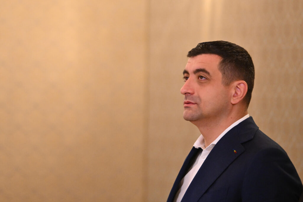 George Simion susÈine cÄ i se pregÄteÈte o Ã®nscenare cu evadarea lui CÄlin Georgescu