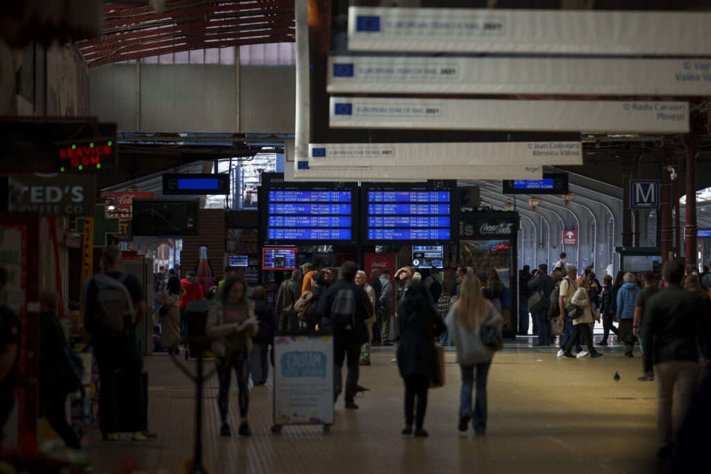 Incident grav în Gara de Nord din BucureÈti. Un tren internaÈional a lovit o persoanÄ