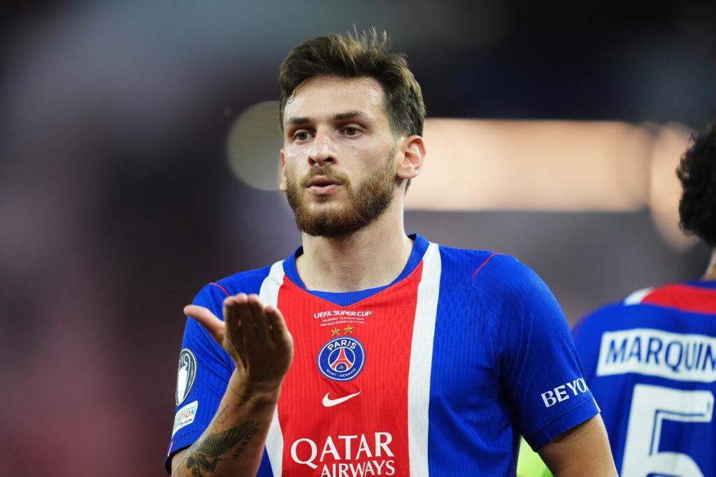 Khvicha Kvaratskhelia a fost operat cu succes la genunchi. Starul lui PSG va lipsi o perioadÄ Ã®ndelungatÄ