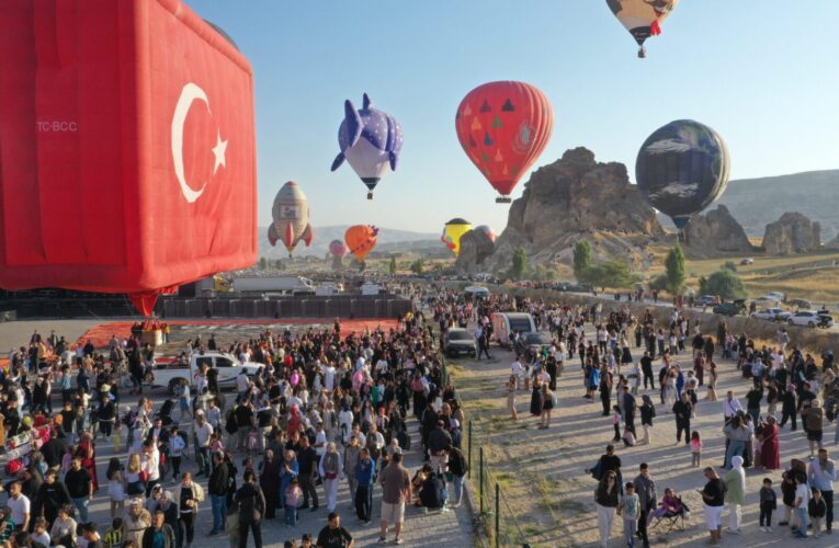 Liderii mondiali ai turismului de aventurÄ s-au reunit Ã®n Cappadocia. De ce fascineazÄ aceastÄ regiune din Turcia