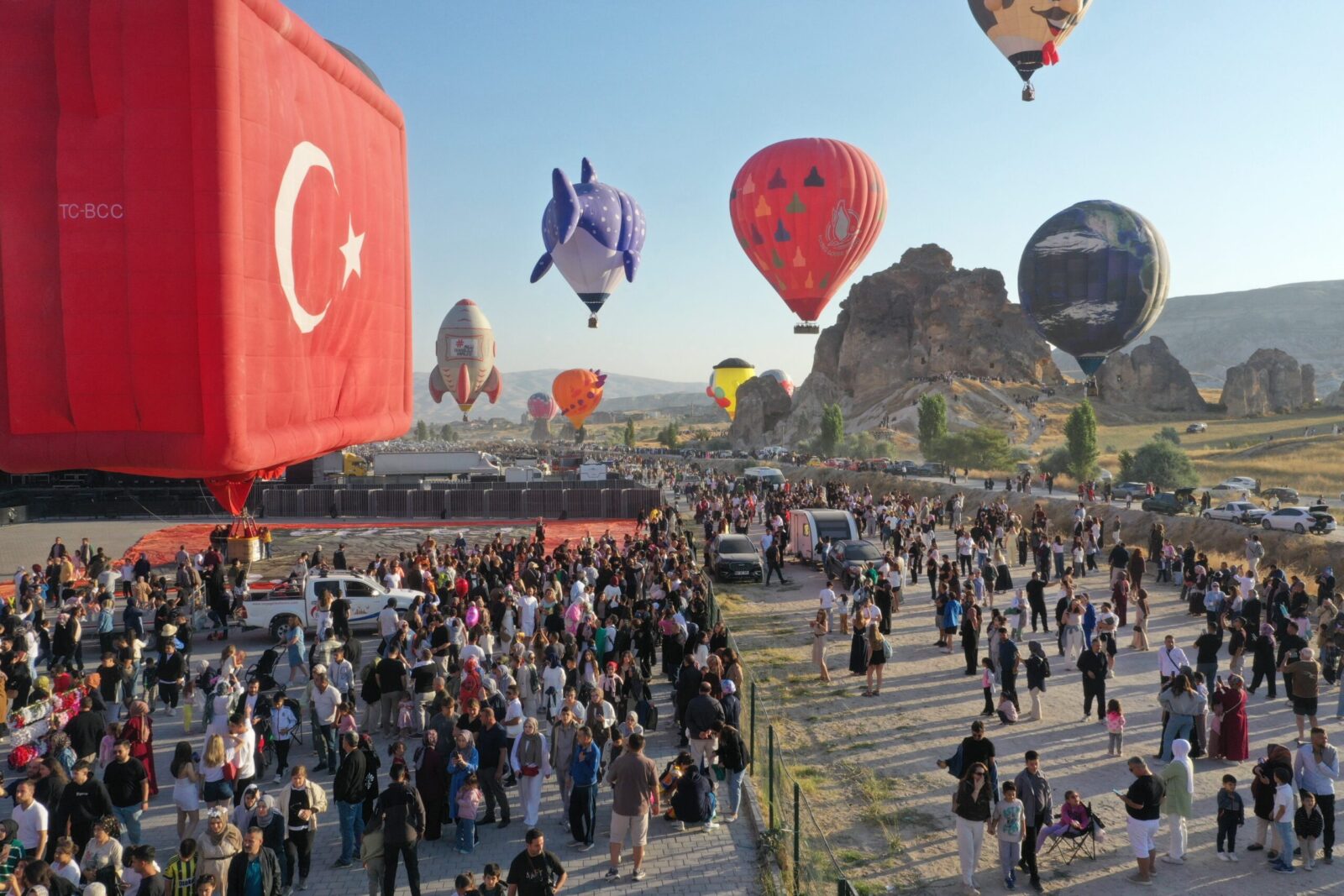 Liderii mondiali ai turismului de aventurÄ s-au reunit Ã®n Cappadocia. De ce fascineazÄ aceastÄ regiune din Turcia