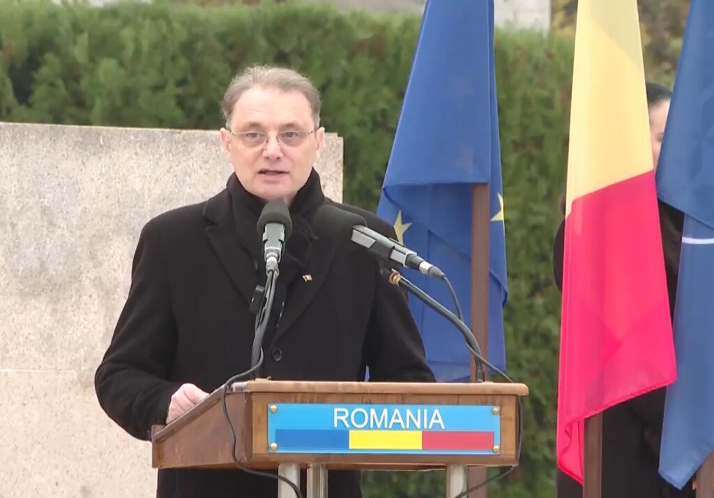 Luca Niculescu, de Ziua Armatei: âPacea nu mai poate fi consideratÄ un lucru de la sine înÈelesâ. Cele trei prioritÄÈi ale Guvernului