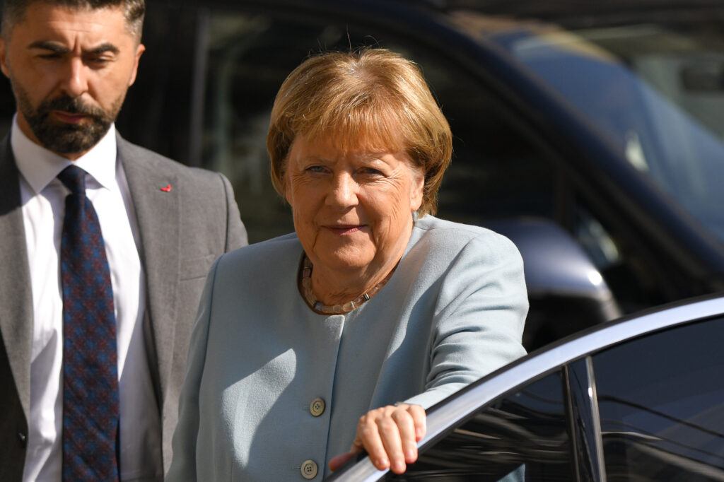 Merkel spune cÄ a venit timpul ca Germania sÄ aibÄ prima femeie Ã®n funcÈia de preÈedinte